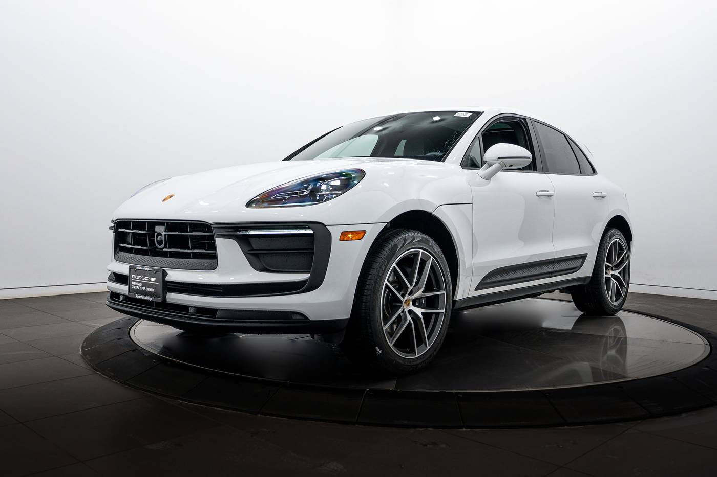 2026 Porsche Macan Macan — SUV — 2,648 mi — Highland Park, IL