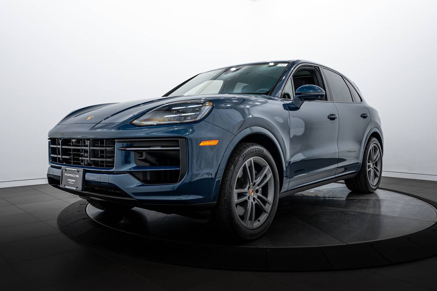 2025 Porsche Cayenne Standard — SUV — 2,903 mi — Highland Park, IL