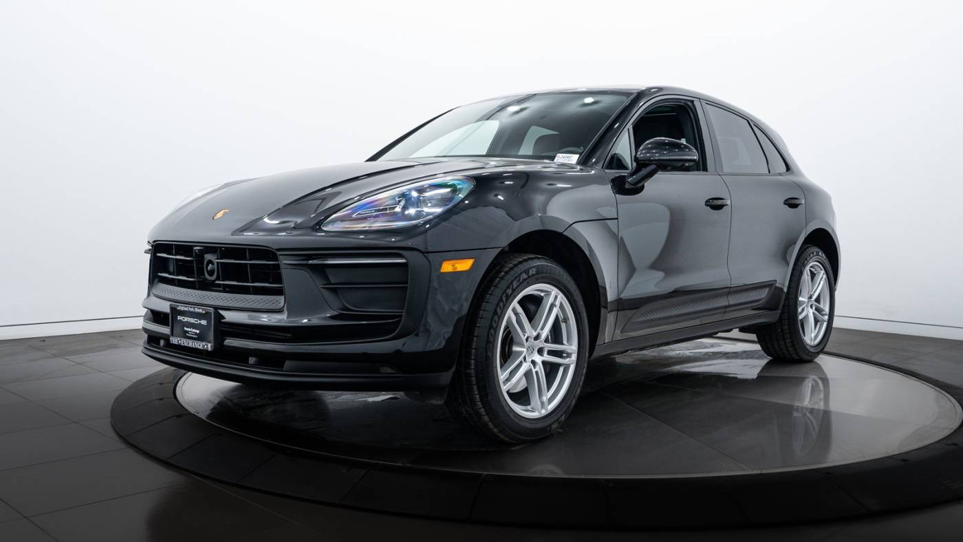 2024 Porsche Macan Standard — SUV — 4,075 mi — Highland Park, IL