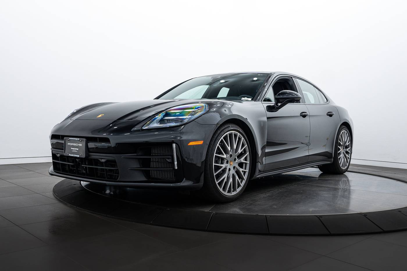 2025 Porsche Panamera 4 — Sedan — 2,507 mi — Highland Park, IL