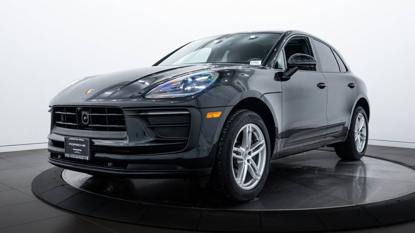2024 Porsche Macan Standard — SUV — 4,889 mi — Highland Park, IL
