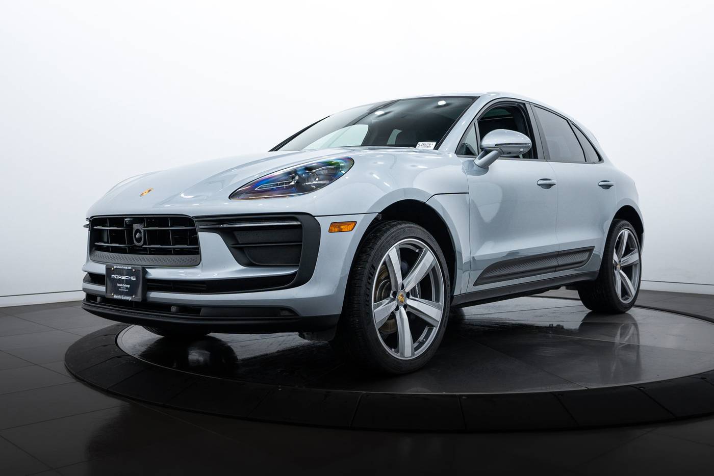 2025 Porsche Macan Standard — SUV — 3,858 mi — Highland Park, IL