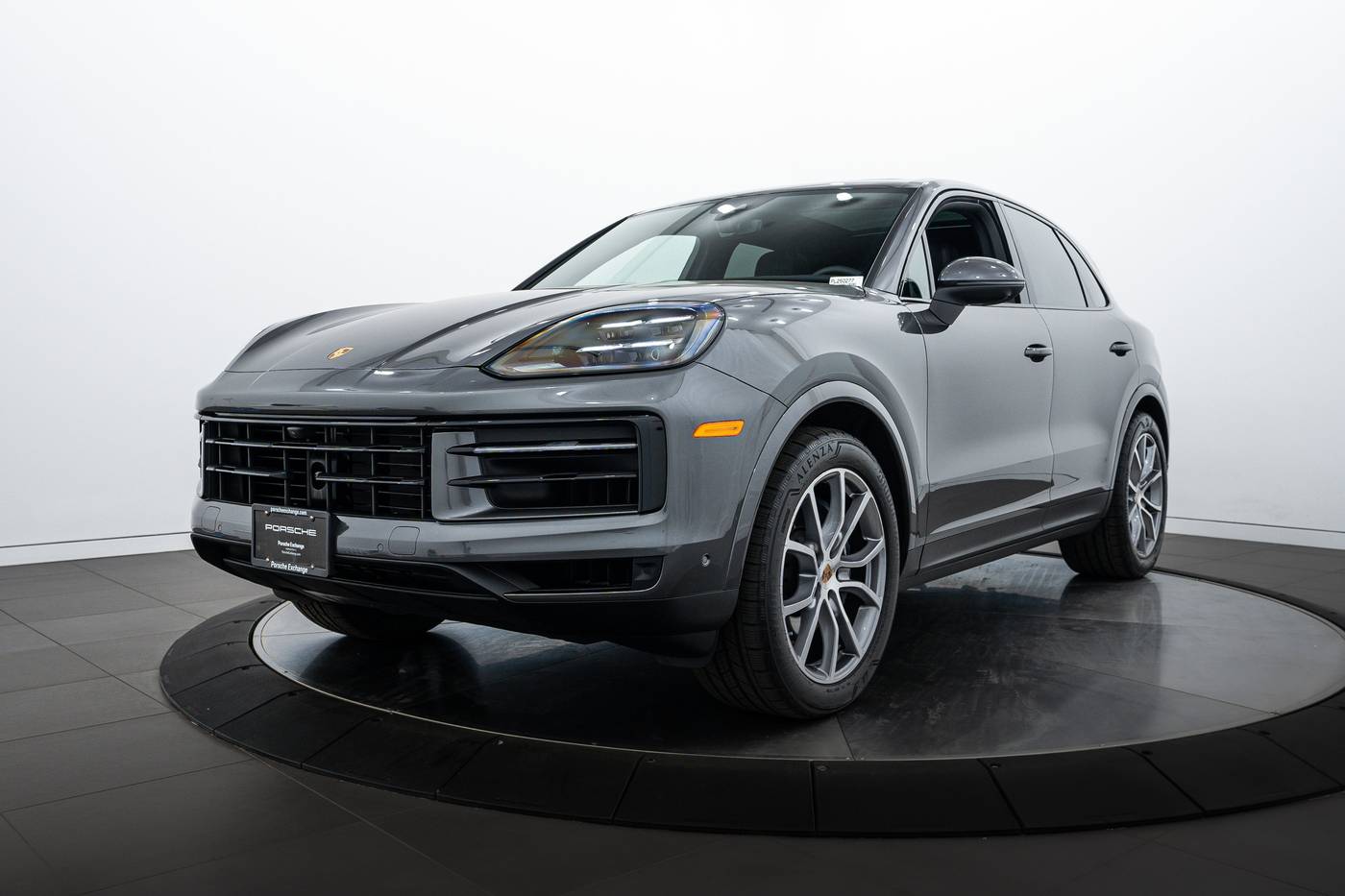 2025 Porsche Cayenne Cayenne — SUV — 4,700 mi — Highland Park, IL