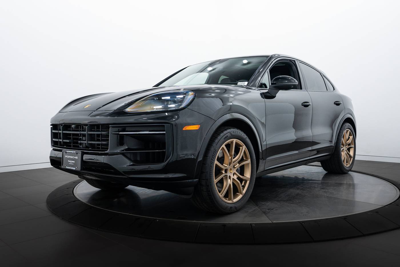 2024 Porsche Cayenne Standard — SUV — 1,515 mi — Highland Park, IL