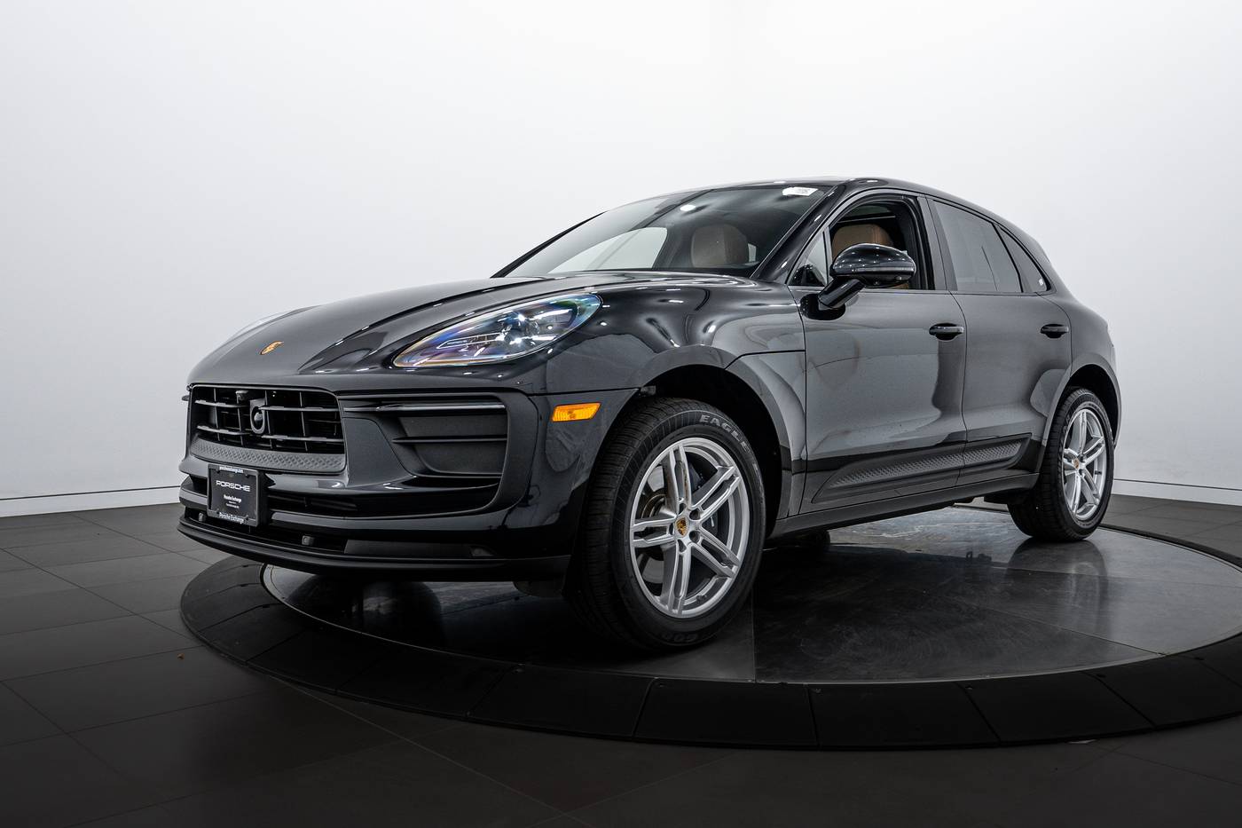 2025 Porsche Macan Standard — SUV — 3,364 mi — Highland Park, IL