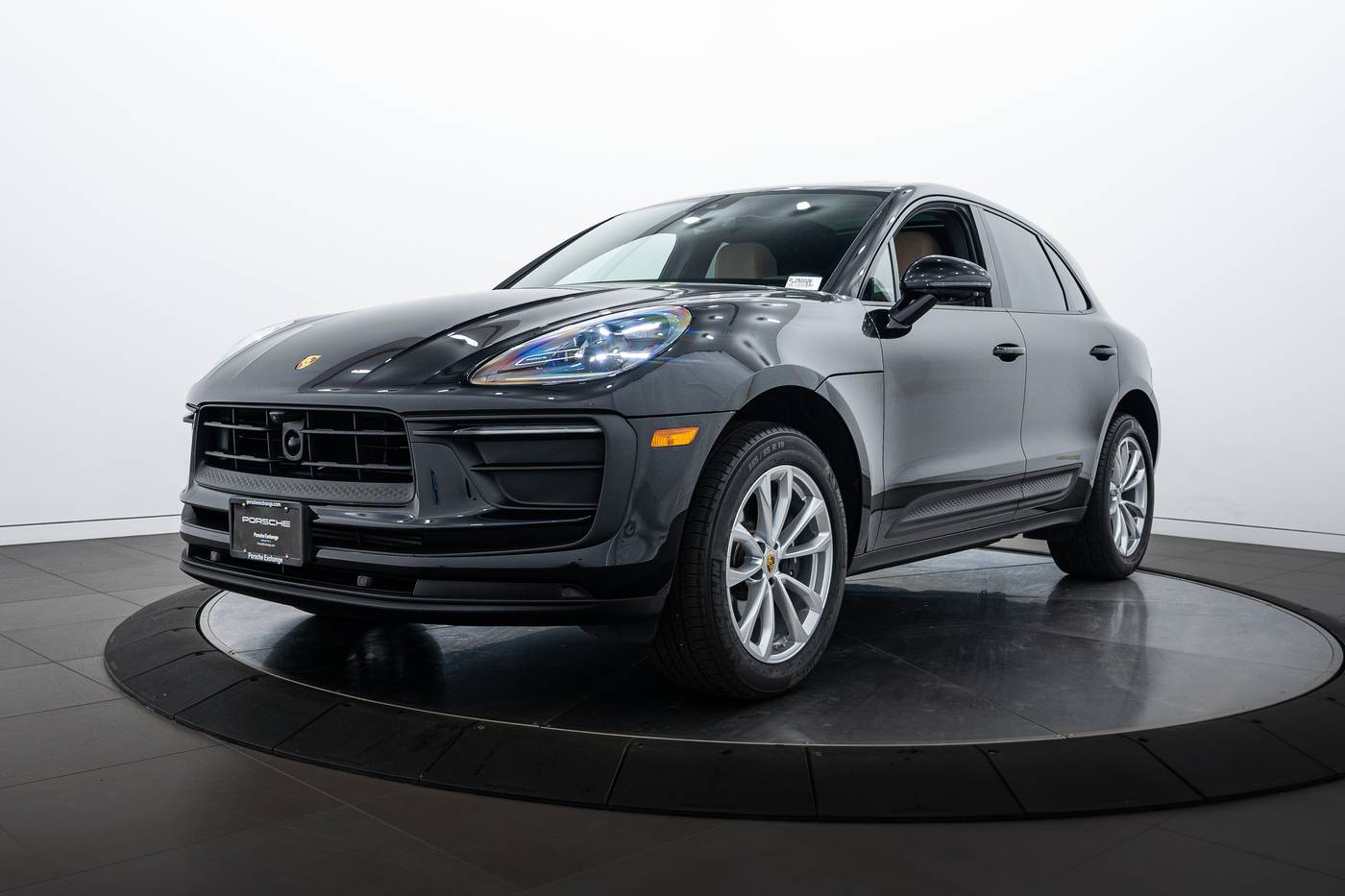 2025 Porsche Macan Macan — SUV — 4,949 mi — Highland Park, IL