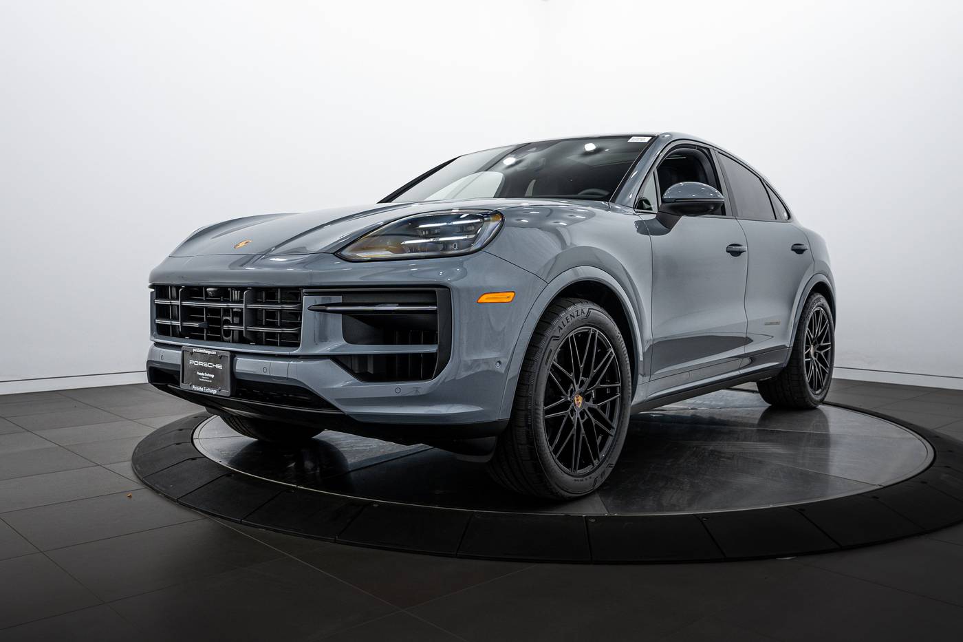 2025 Porsche Cayenne Standard — SUV — 2,636 mi — Highland Park, IL