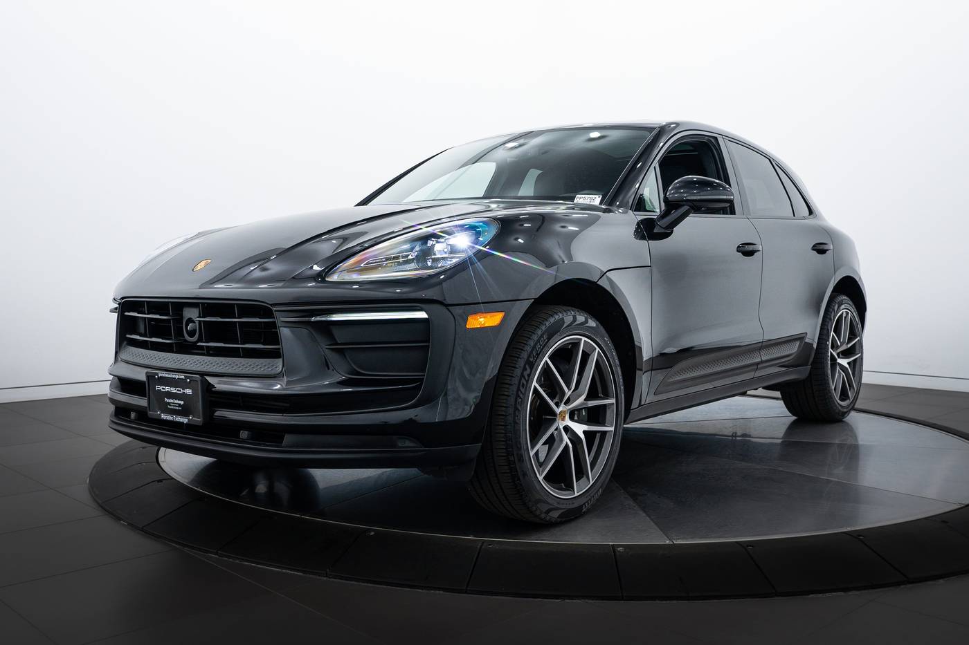 2022 Porsche Macan Standard — SUV — 31,307 mi — Highland Park, IL