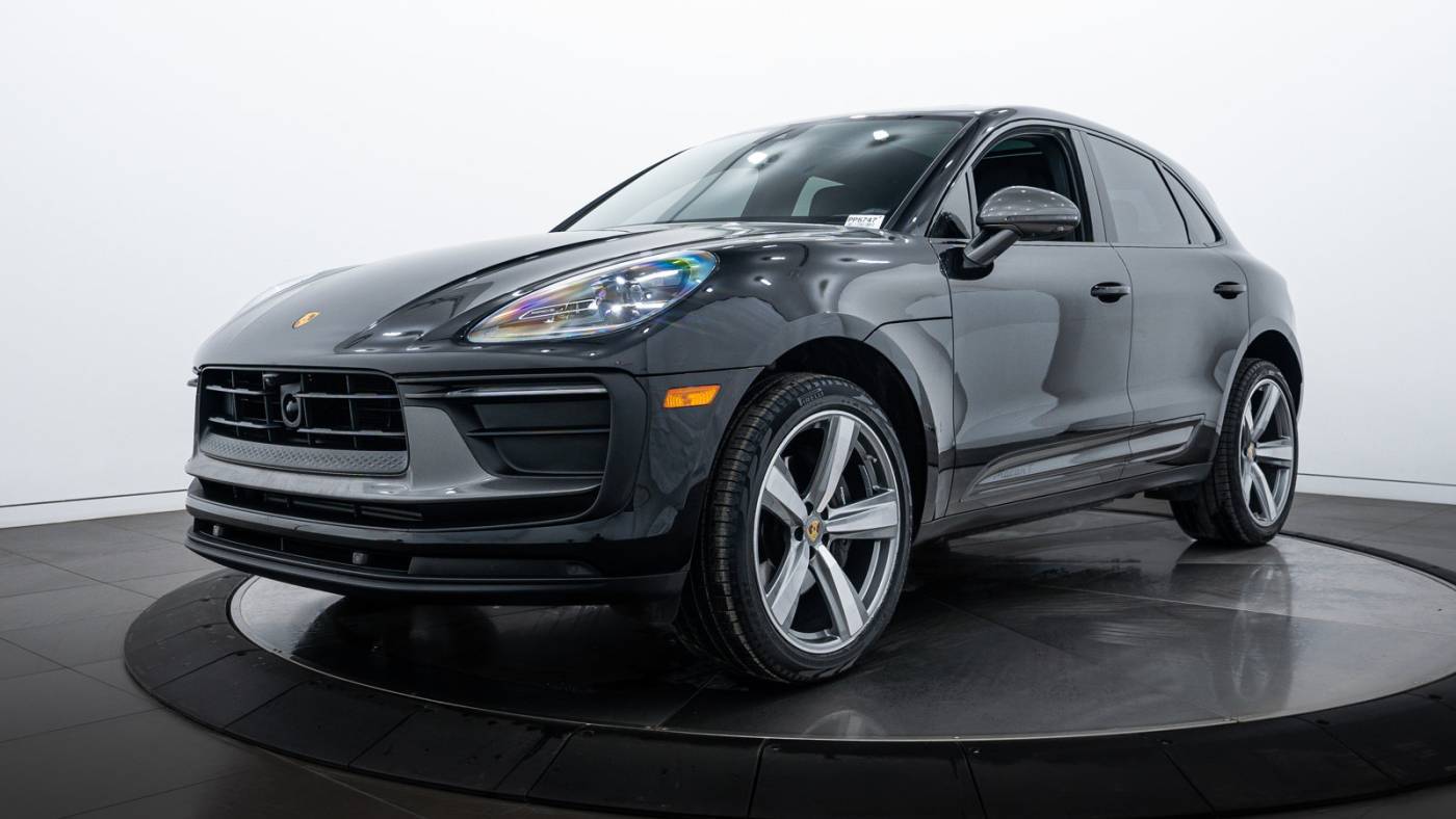 2023 Porsche Macan T — SUV — 16,608 mi — Highland Park, IL
