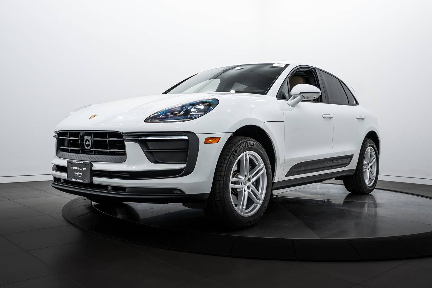 2025 Porsche Macan Macan — SUV — 2,698 mi — Highland Park, IL