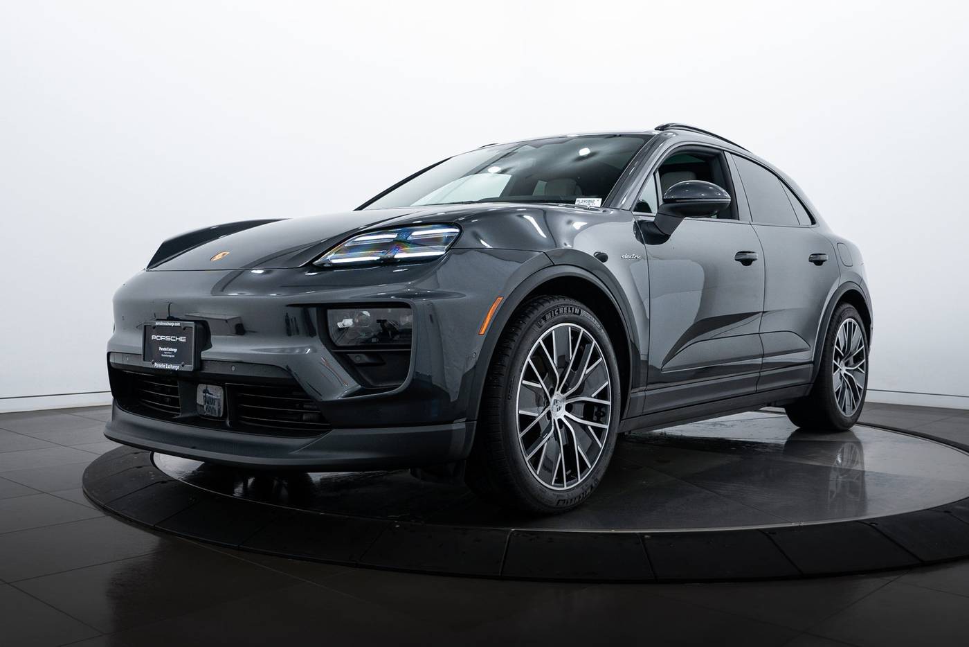 2024 Porsche Macan Electric 4 — SUV — 3,006 mi — Highland Park, IL