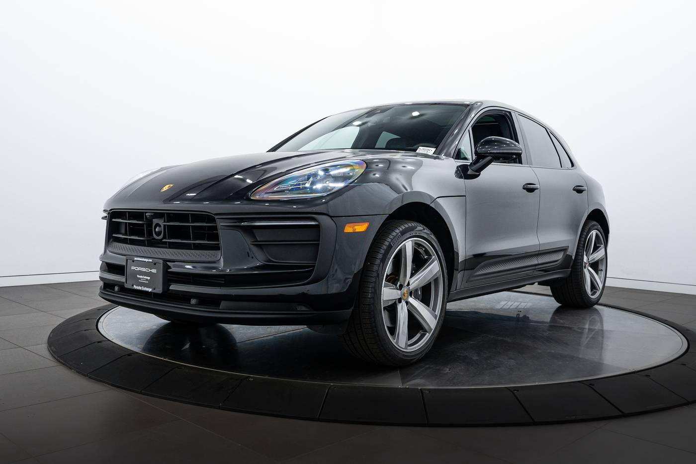 2025 Porsche Macan Macan — SUV — 2,684 mi — Highland Park, IL