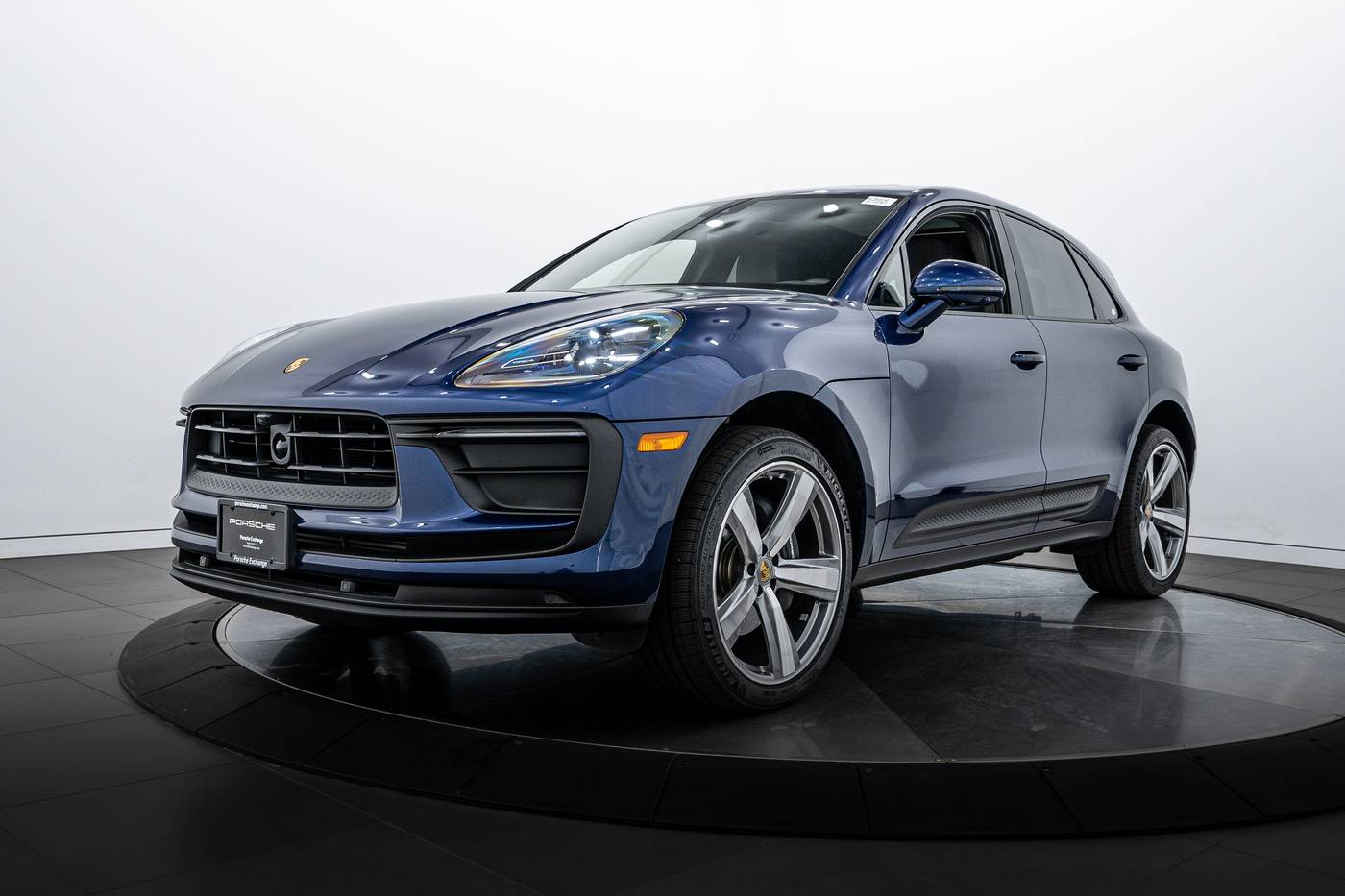 2025 Porsche Macan Standard — SUV — 3,484 mi — Highland Park, IL