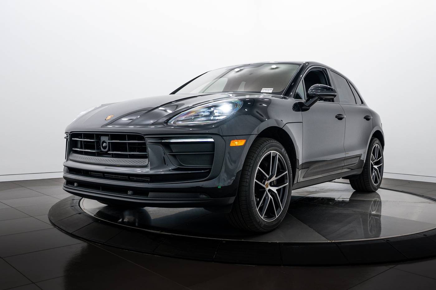 2022 Porsche Macan Macan — SUV — 39,871 mi — Highland Park, IL