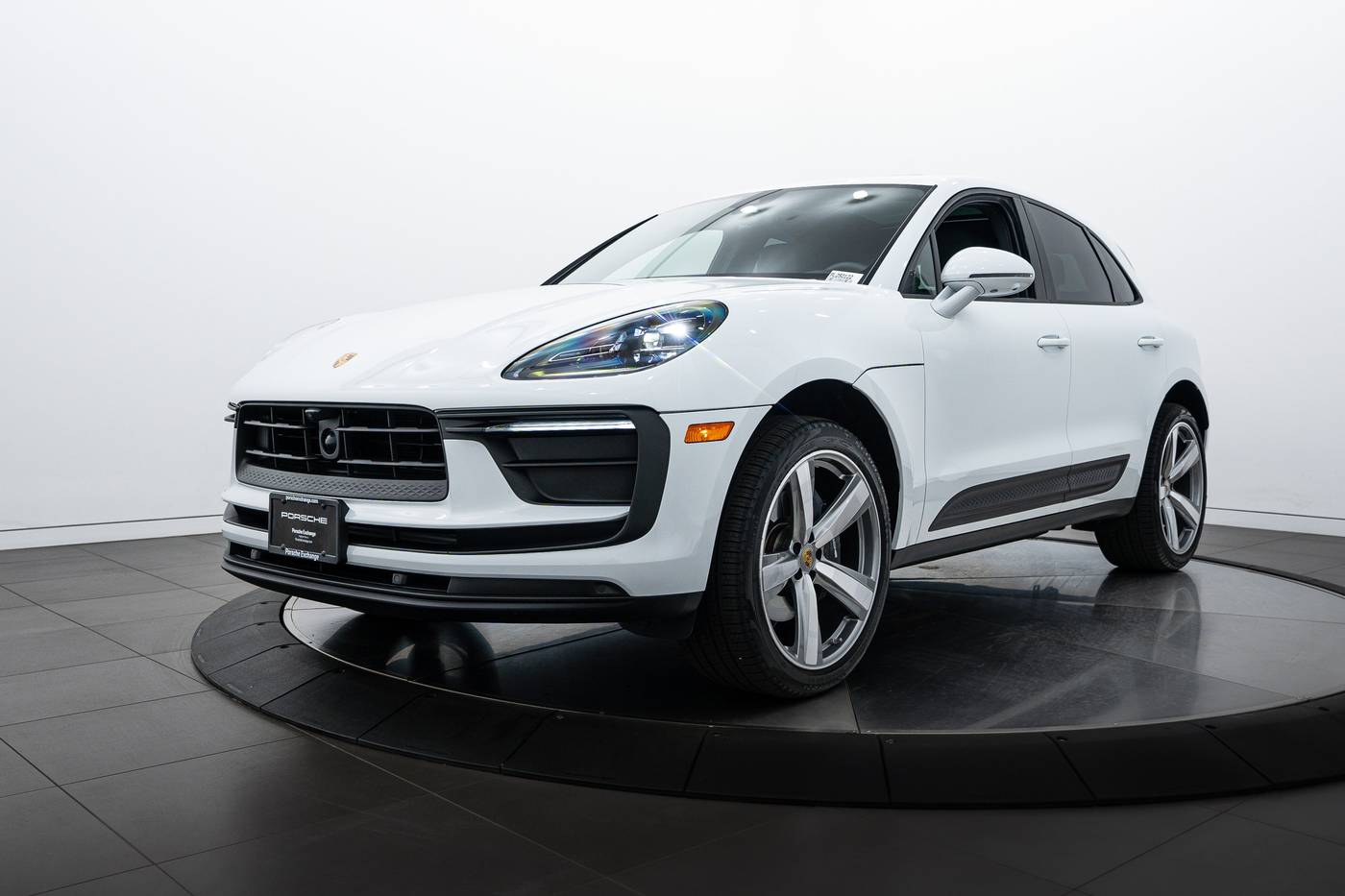 2025 Porsche Macan Macan — SUV — 3,551 mi — Highland Park, IL