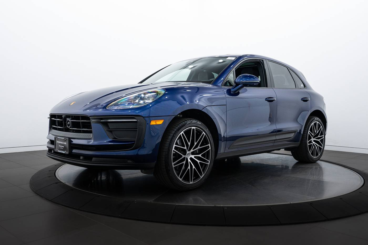 2025 Porsche Macan Macan — SUV — 4,926 mi — Highland Park, IL