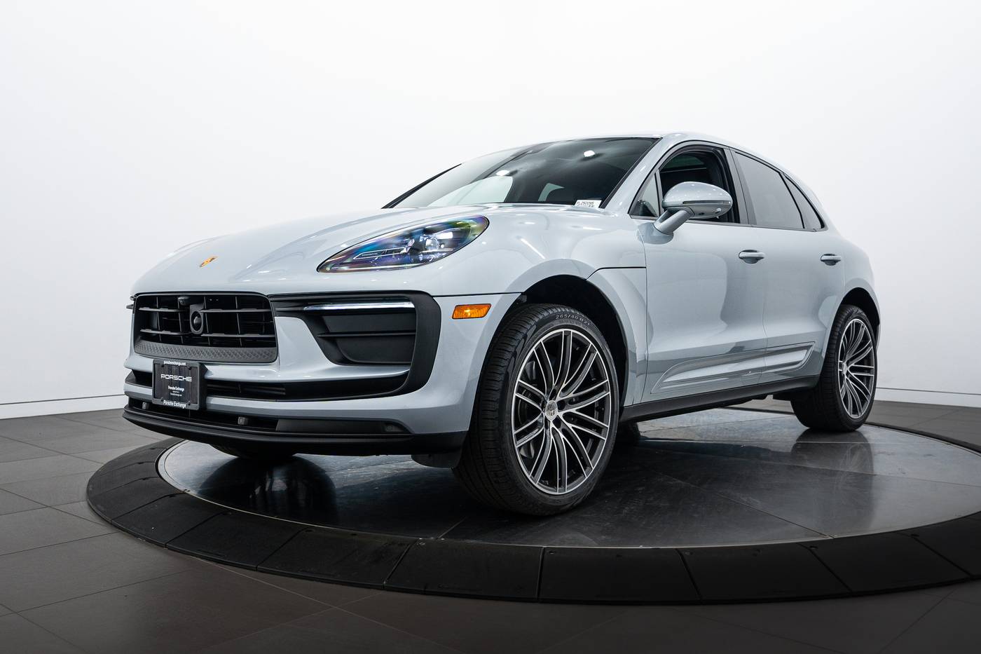 2025 Porsche Macan Macan — SUV — 2,502 mi — Highland Park, IL