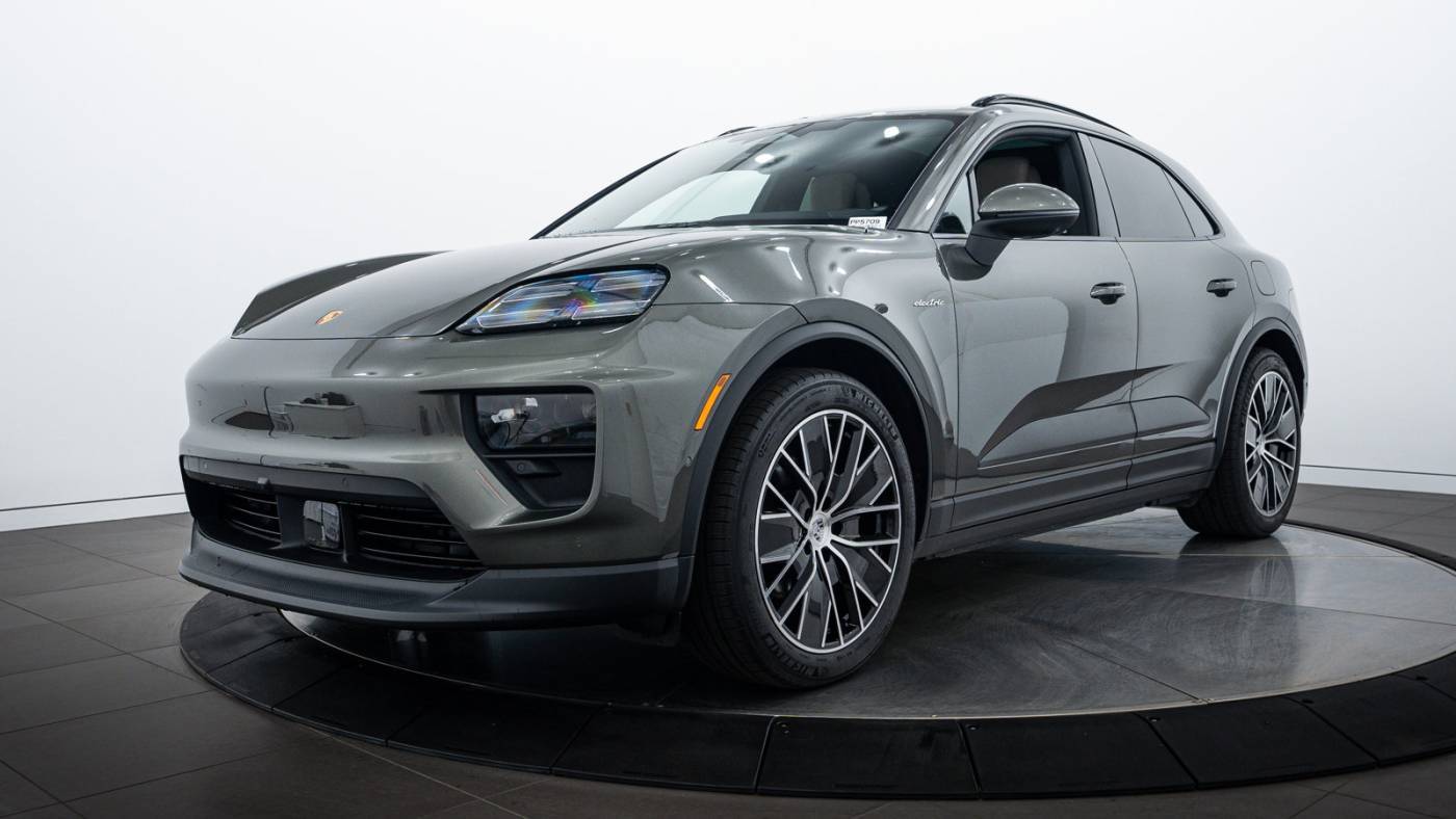 2024 Porsche Macan Electric 4 — SUV — 2,221 mi — Highland Park, IL