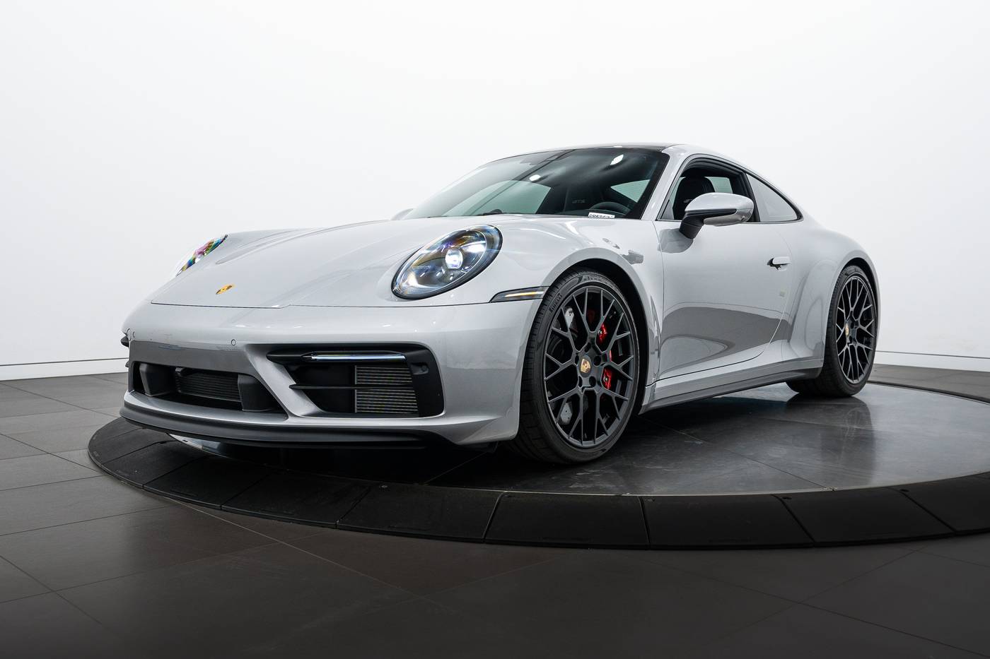 2024 Porsche 911 Carrera GTS — Coupe — 1,915 mi — Highland Park, IL