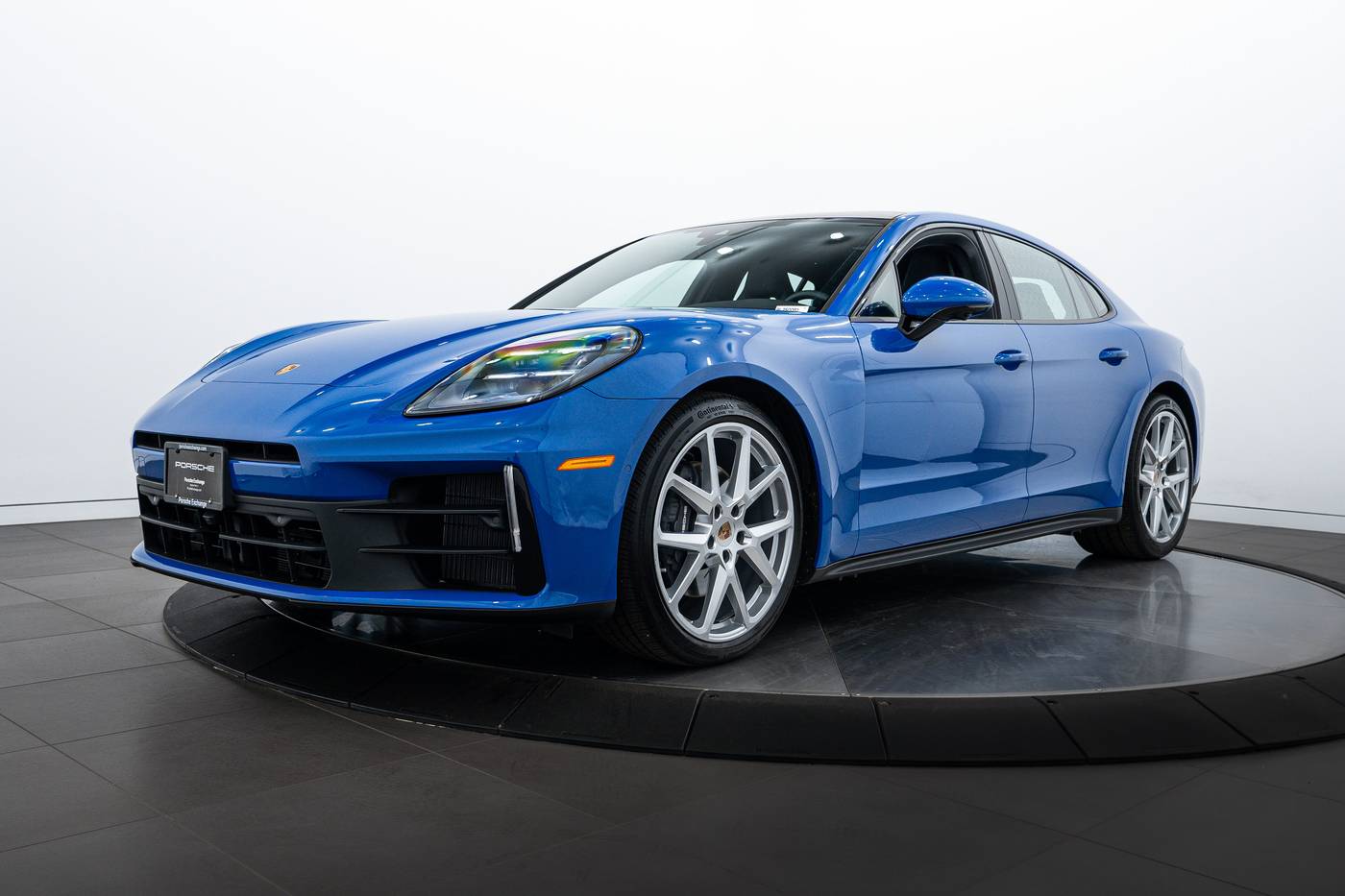2025 Porsche Panamera 4 — Sedan — 3,389 mi — Highland Park, IL