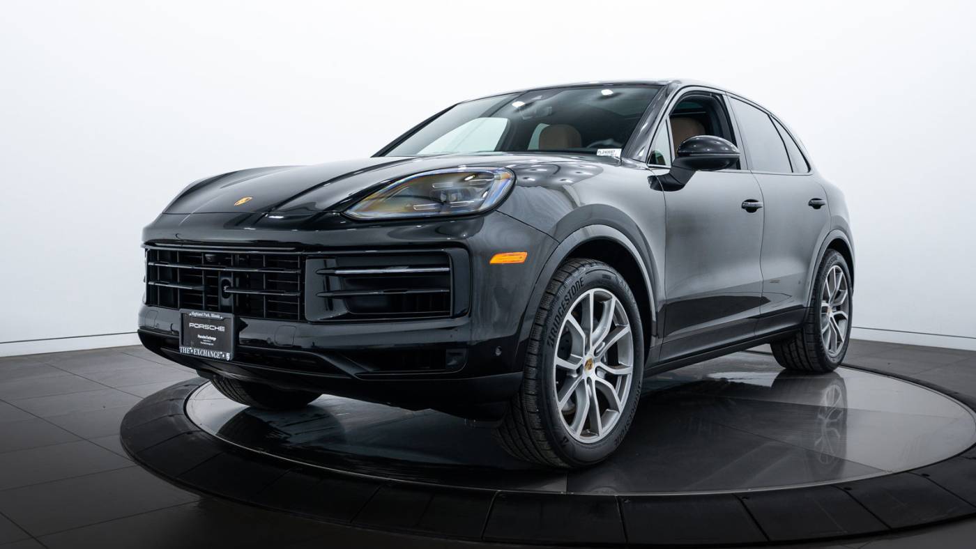 2024 Porsche Cayenne Standard — SUV — 4,923 mi — Highland Park, IL