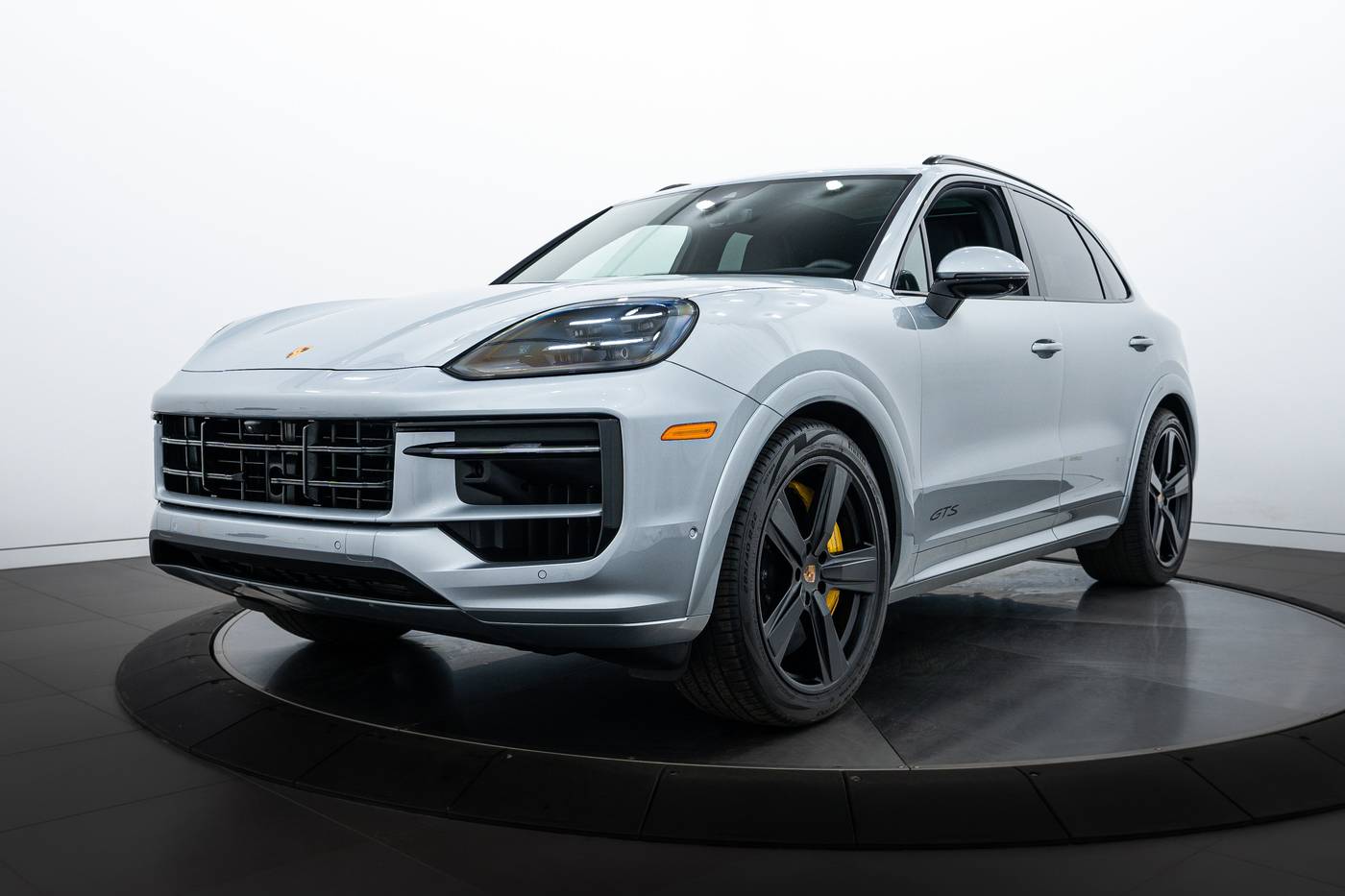 2025 Porsche Cayenne GTS — SUV — 2,894 mi — Highland Park, IL