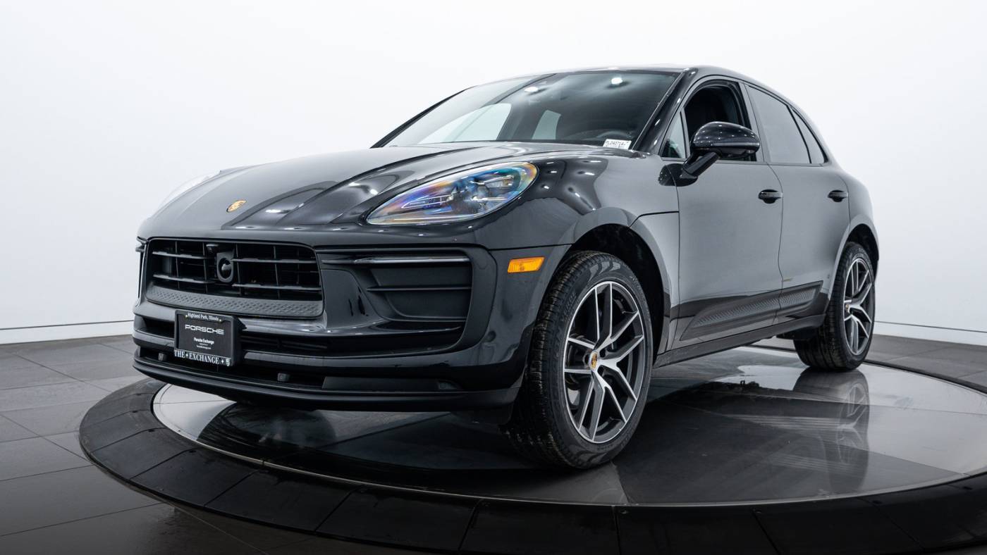 2024 Porsche Macan Standard — SUV — 3,843 mi — Highland Park, IL