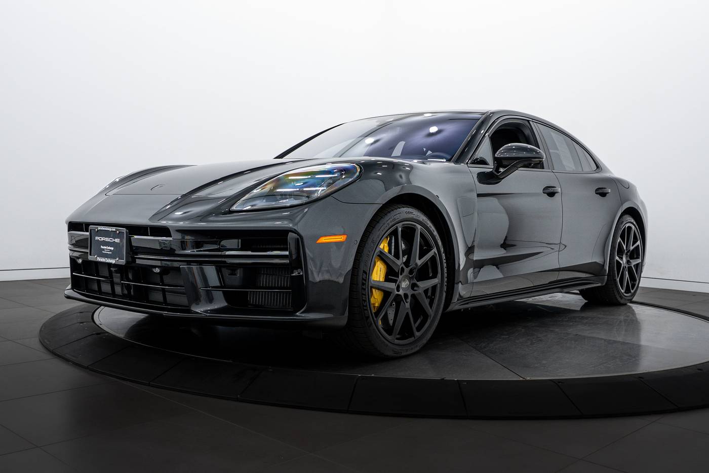 2025 Porsche Panamera Turbo E-Hybrid — Hatchback — 1,330 mi — Highland Park, IL