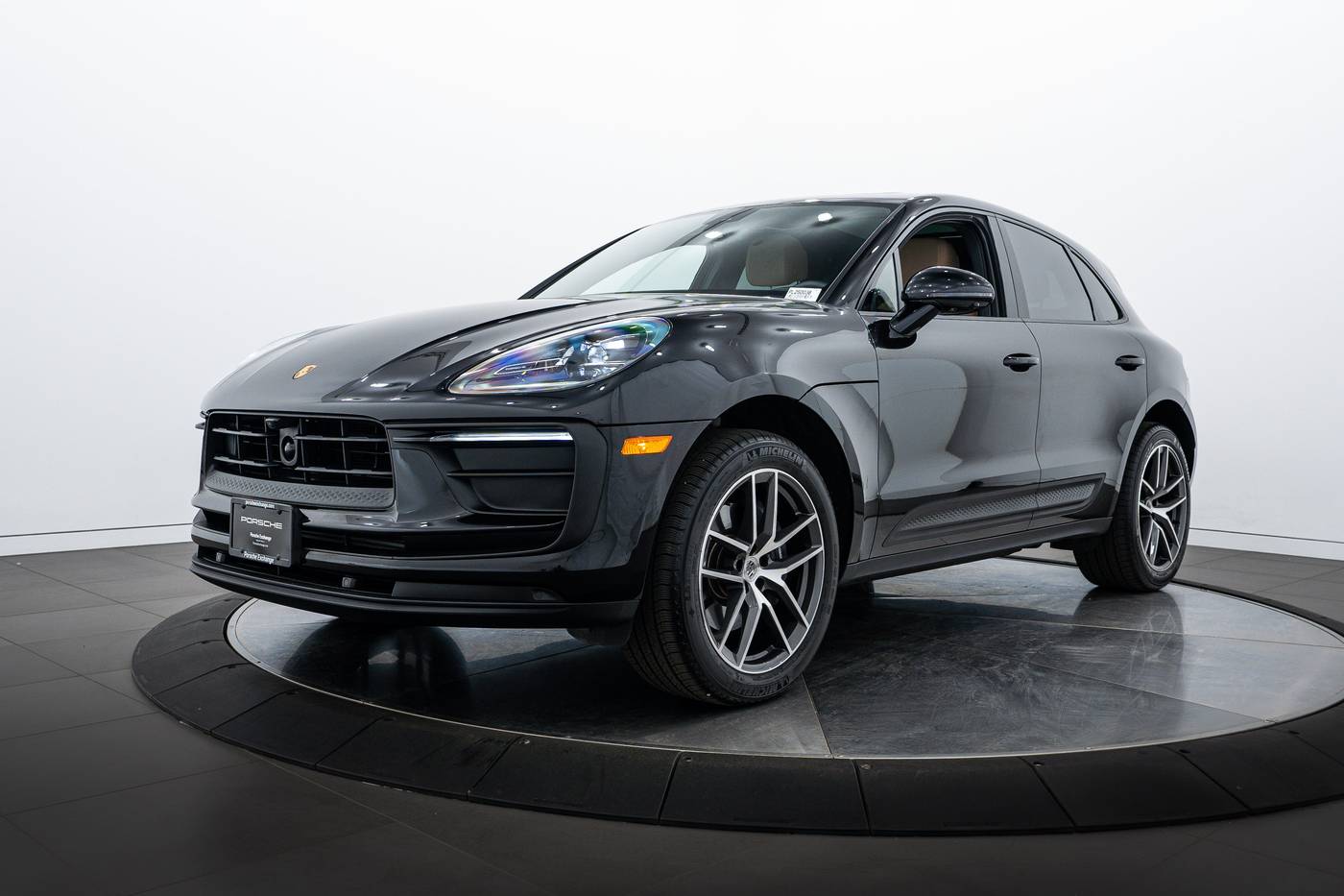 2025 Porsche Macan Macan — SUV — 4,876 mi — Highland Park, IL