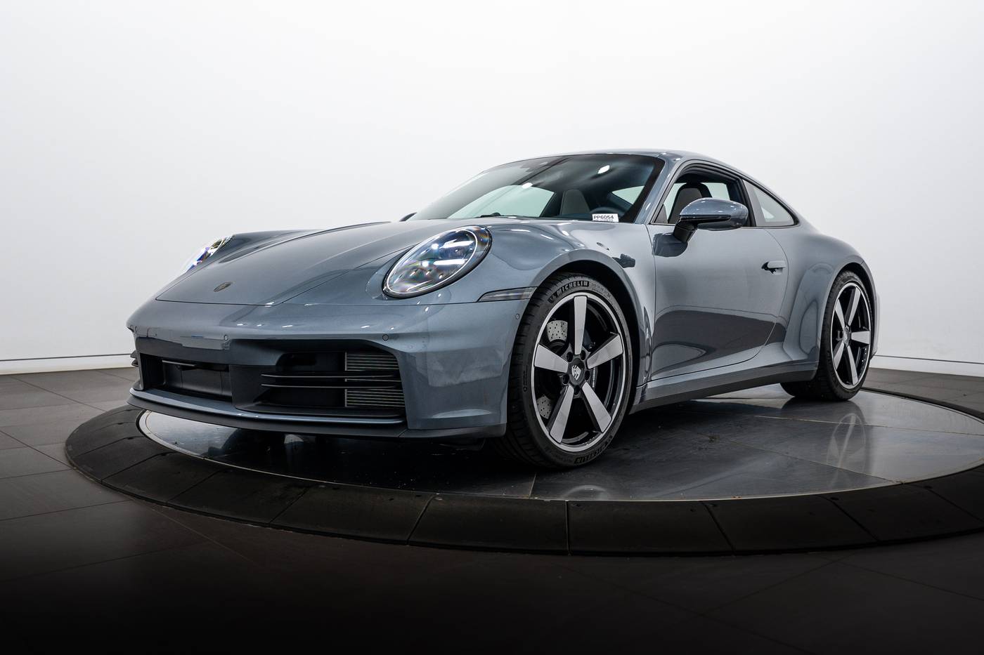 2025 Porsche 911 Carrera