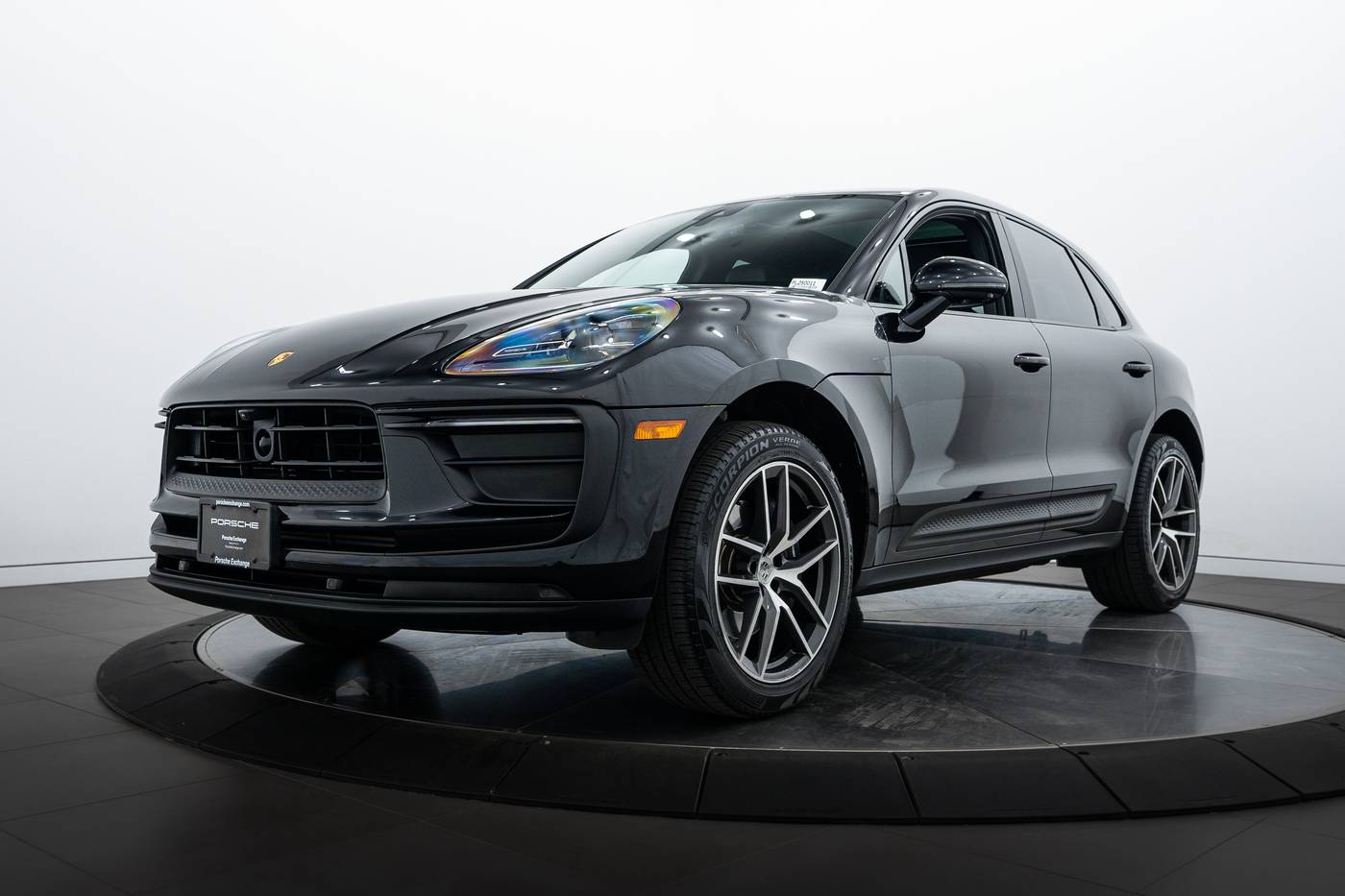 2025 Porsche Macan Standard — SUV — 5,746 mi — Highland Park, IL