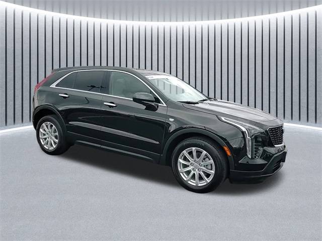 2022 Cadillac XT4 Luxury — SUV — 10,296 mi — Hodgkins, IL