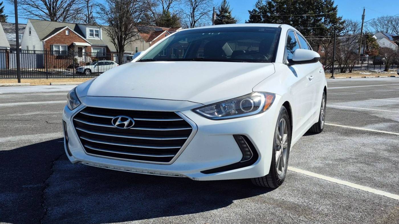 2017 Hyundai Elantra SE — Sedan — 128,825 mi — Elizabeth, NJ