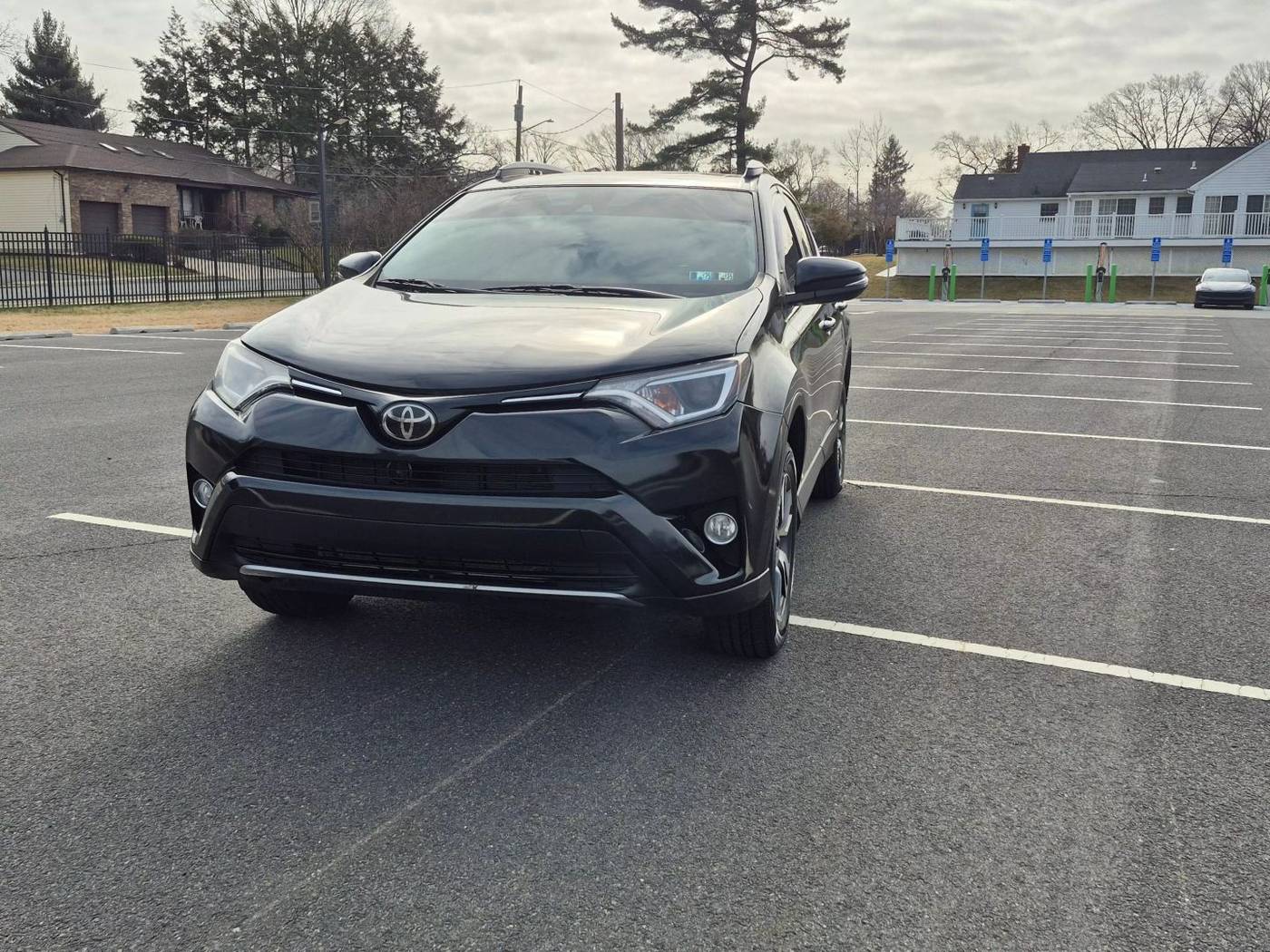 2018 Toyota RAV4 XLE — SUV — 103,806 mi — Elizabeth, NJ