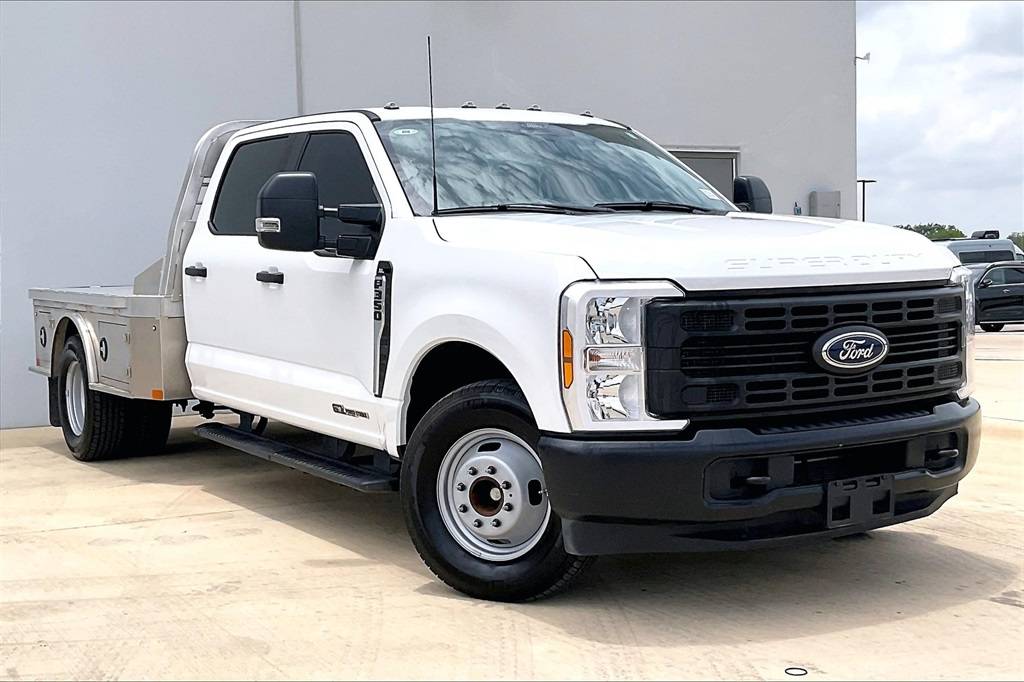 2024 Ford Super Duty F-350 XL — Pickup Truck — 14,125 mi — Selma, TX