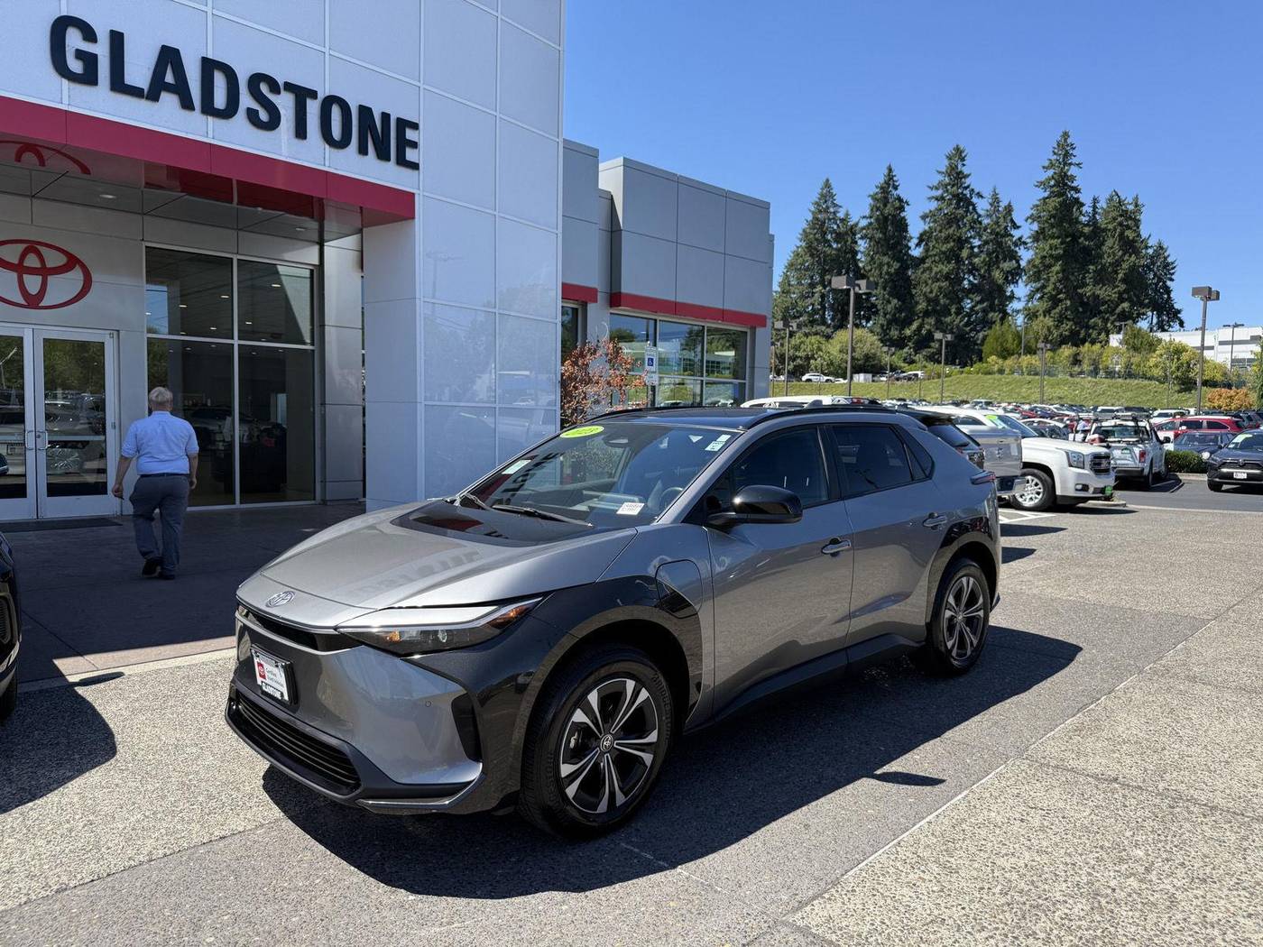 2023 Toyota bZ4X XLE — SUV — 10,340 mi — Gladstone, OR