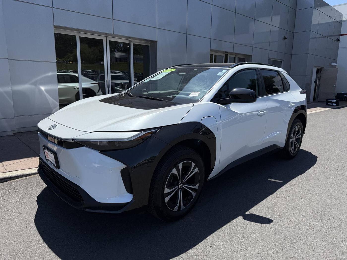 2024 Toyota bZ4X XLE — SUV — 4,160 mi — Gladstone, OR