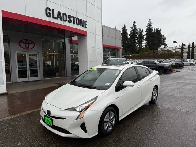 2017 Toyota Prius Four — Hatchback — 31,990 mi — Gladstone, OR