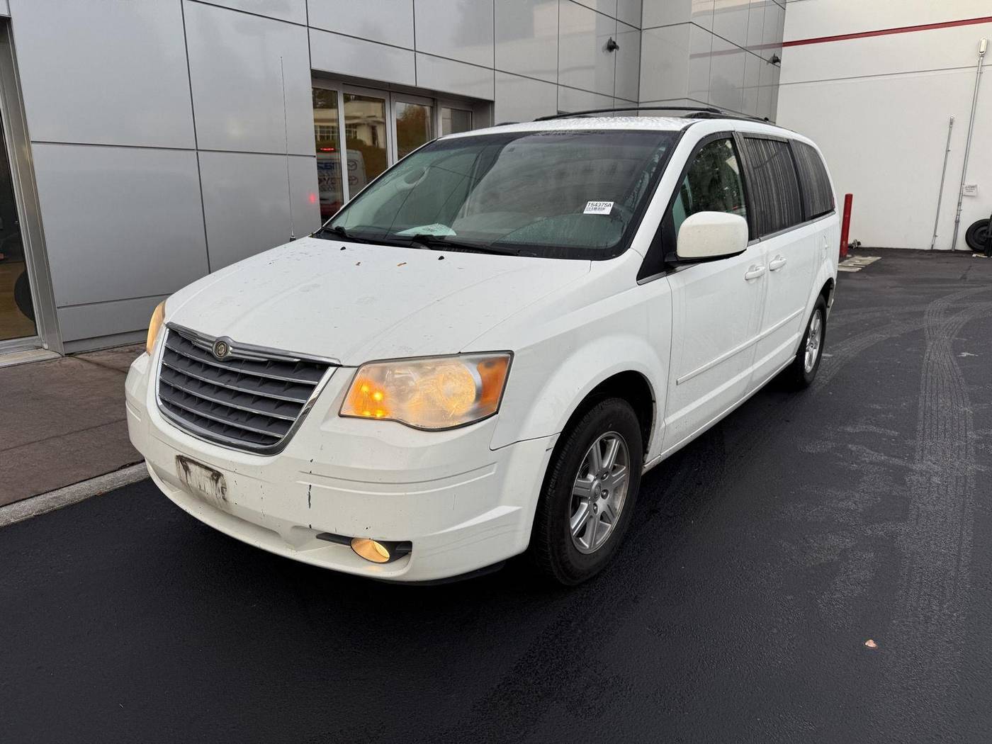 2008 Chrysler Town & Country Touring — Minivan — 124,302 mi — Gladstone, OR