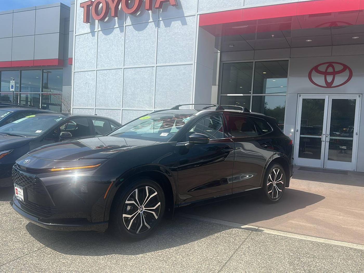 2025 Toyota Crown Signia XLE — SUV — 8,937 mi — Gladstone, OR