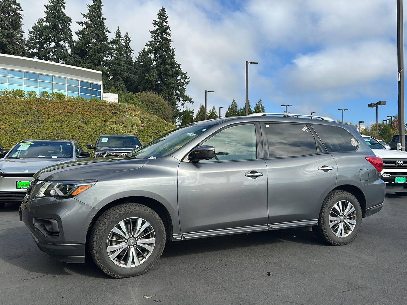 2019 Nissan Pathfinder SL — SUV — 99,287 mi — Gladstone, OR