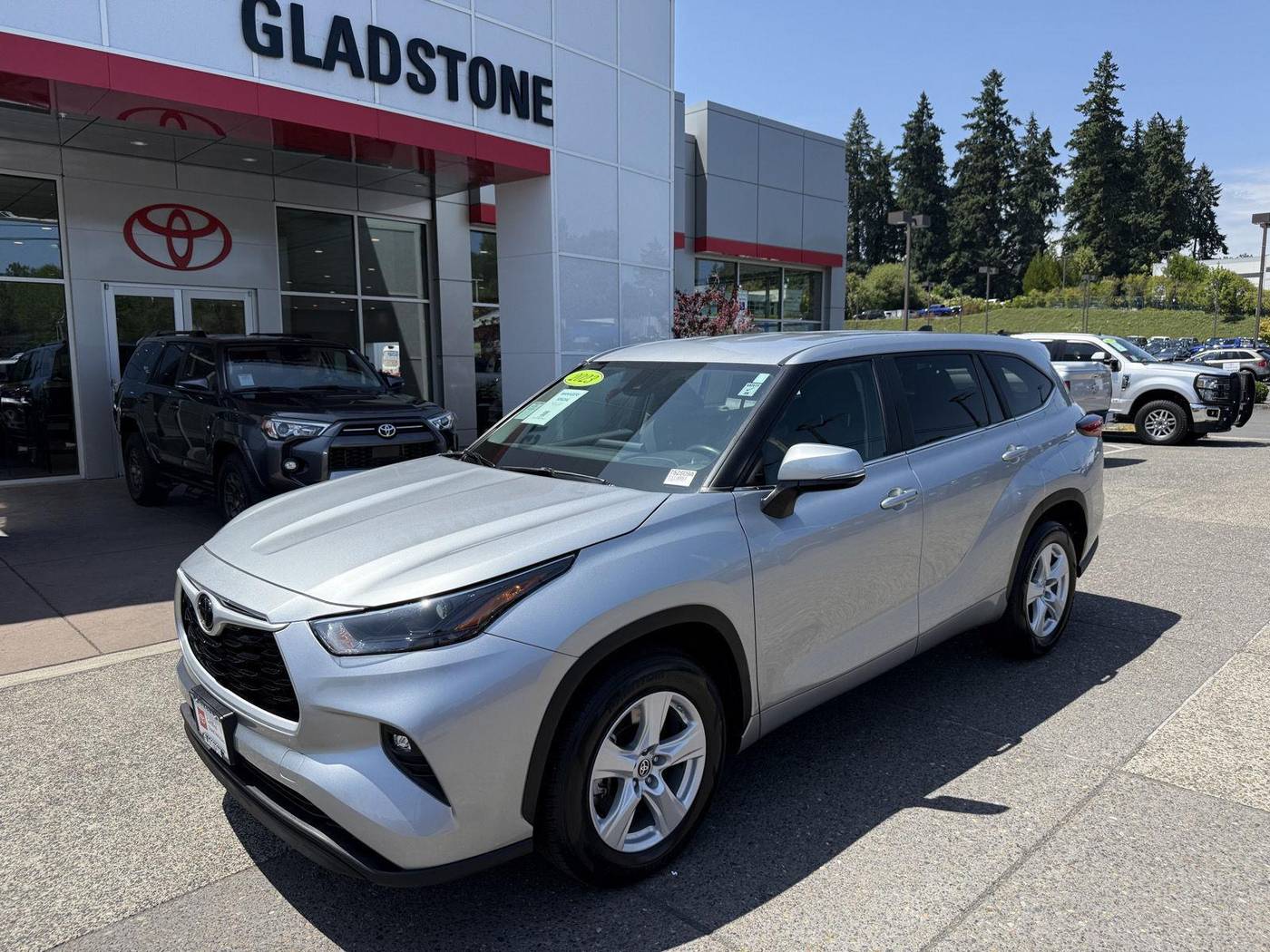 2023 Toyota Highlander LE — SUV — 22,613 mi — Gladstone, OR