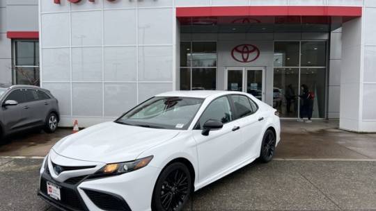 2022 Toyota Camry Hybrid SE — Sedan — 17,348 mi — Gladstone, OR