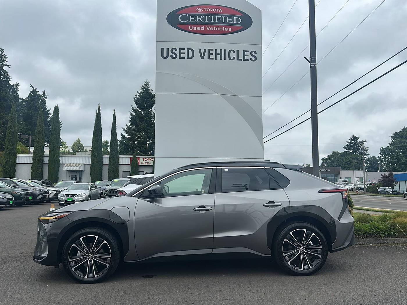 2023 Toyota bZ4X Limited — SUV — 17,087 mi — Gladstone, OR