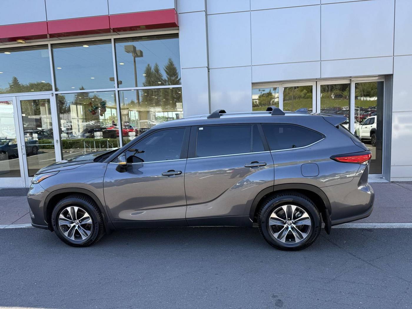 2023 Toyota Highlander Hybrid XLE — SUV — 33,003 mi — Gladstone, OR