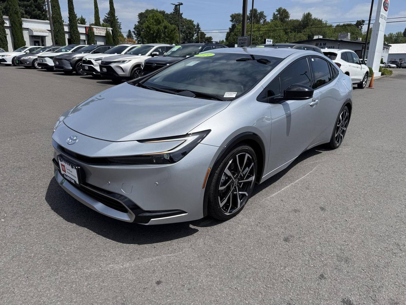 2024 Toyota Prius Prime XSE — Hatchback — 8,420 mi — Gladstone, OR