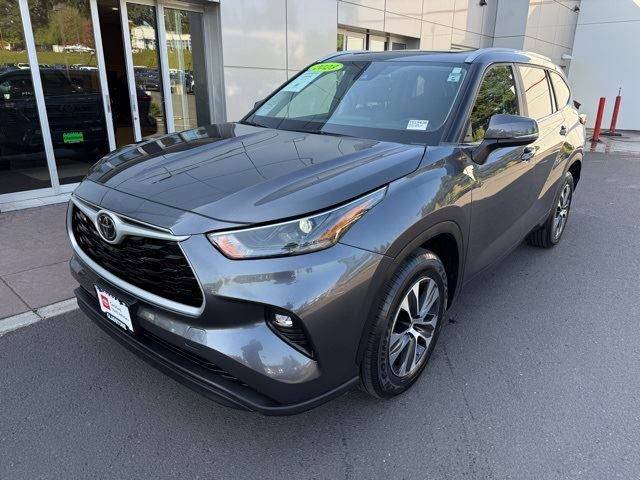 2023 Toyota Highlander XLE — SUV — 29,437 mi — Gladstone, OR