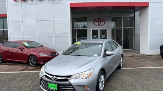 2017 Toyota Camry LE — Sedan — 33,429 mi — Gladstone, OR