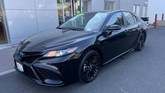 2022 Toyota Camry Hybrid SE — Sedan — 12,069 mi — Gladstone, OR