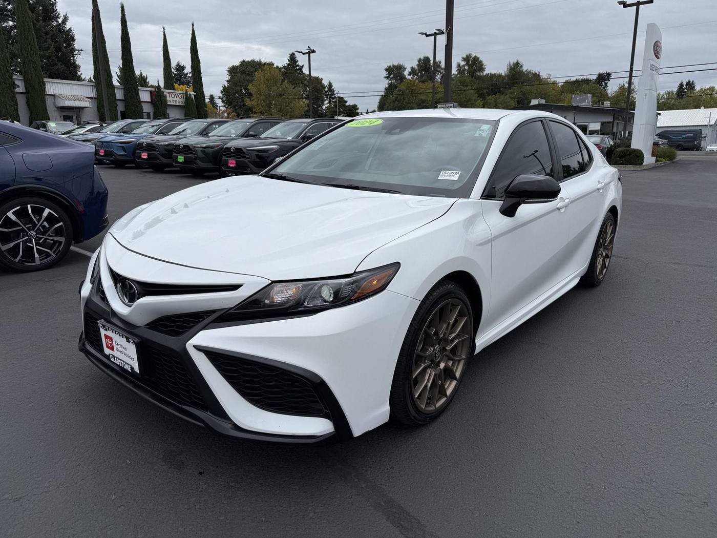 2024 Toyota Camry SE Nightshade — Sedan — 25,640 mi — Gladstone, OR